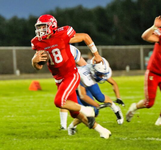 Huskies Fall To Jets in Battle Of Unbeatens